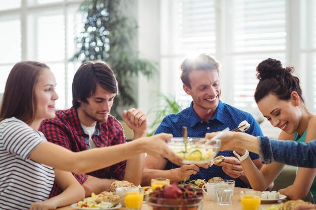 Buka Bersama Saat Ramadan Bersama Mantan, Ini Tipsnya