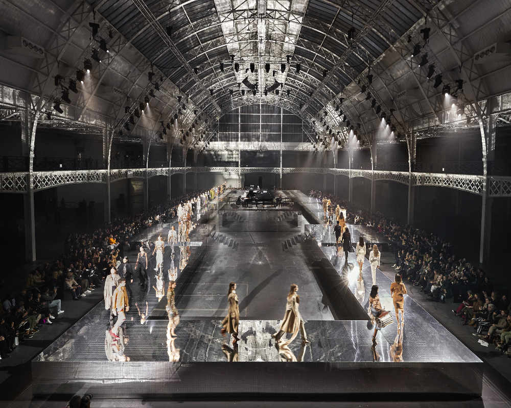 London Fashion Week SS 21 Akan Diadakan Secara Virtual