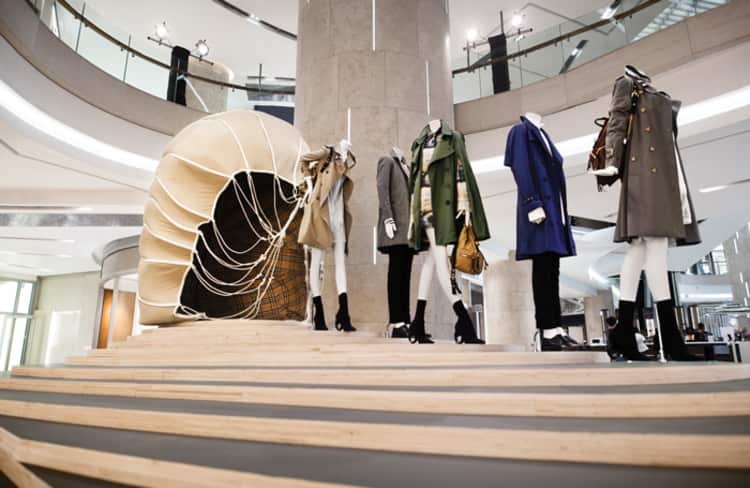 Burberry Hadirkan Pameran Tales of A Trench Coat