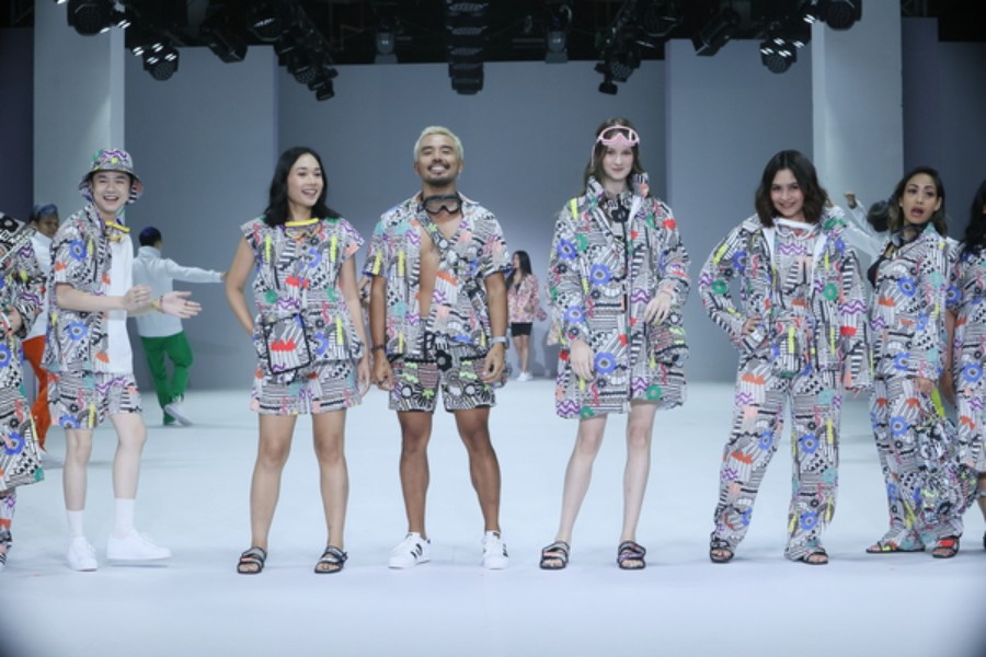 Intip Ragam Kolaborasi di Jakarta Fashion Week 2022