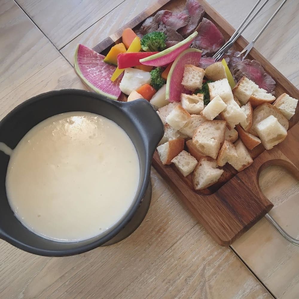 Cara Membuat Saus Keju Cheese Fondue