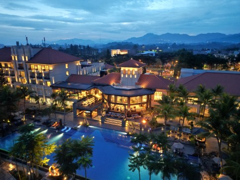 Berlibur Bersama Mason Pine Hotel di Bandung. Yuk!