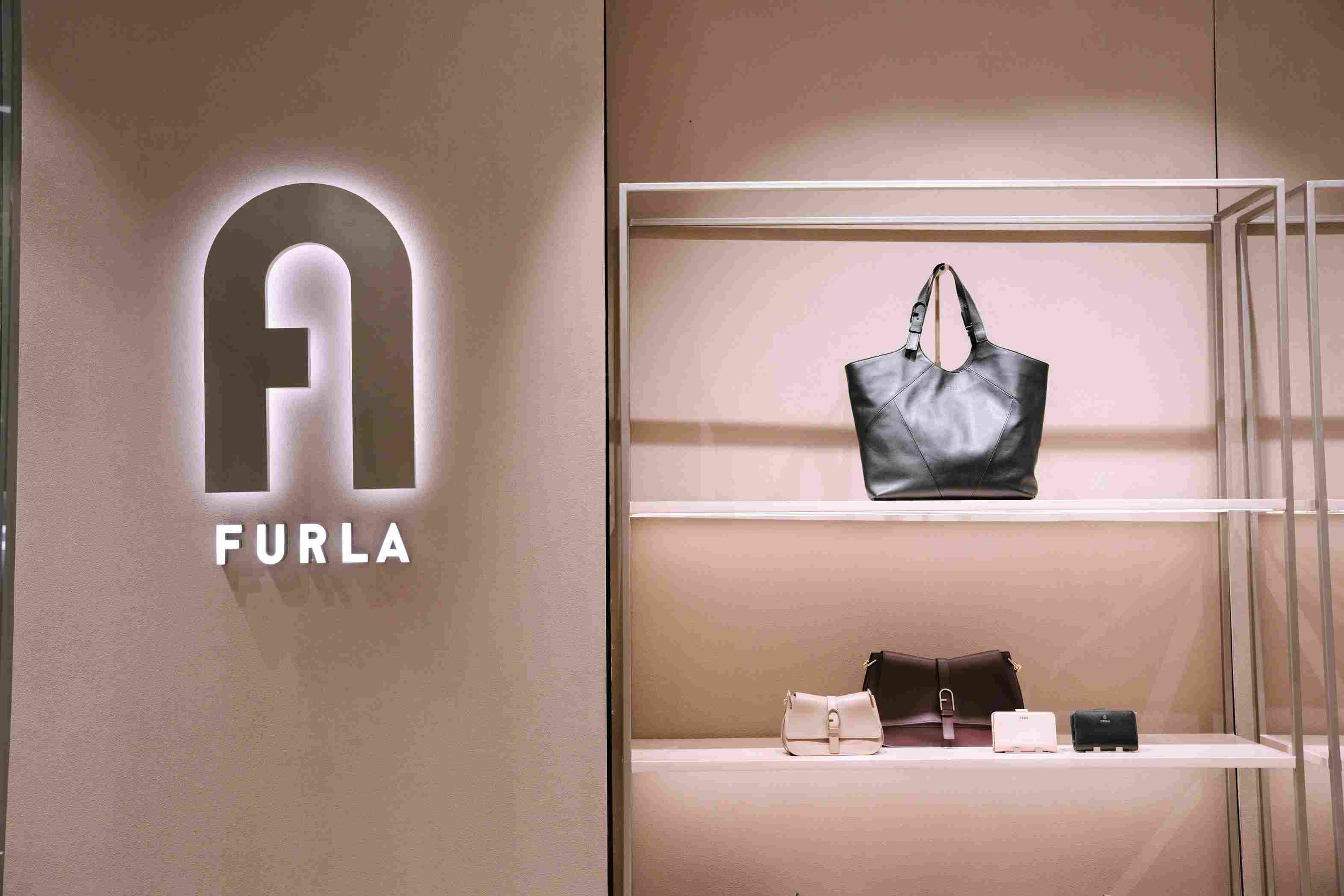 Mengintip Koleksi Furla F/W 2023 di Butik Pacific Place