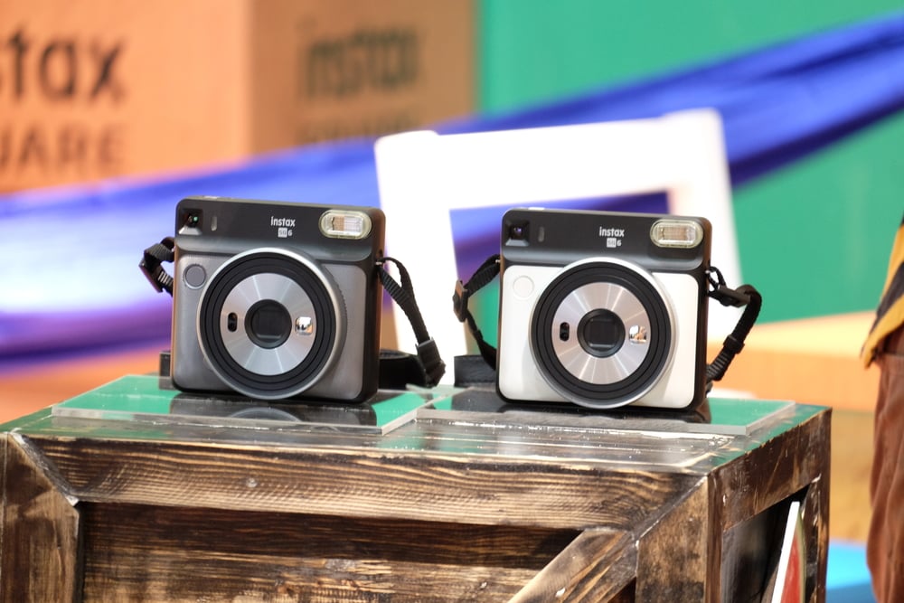 Fujifilm Hadirkan Kamera Instan Instax Square SQ6 