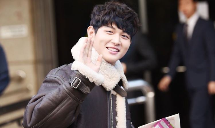 Gantengnya Lee Seo Won di Film About Time