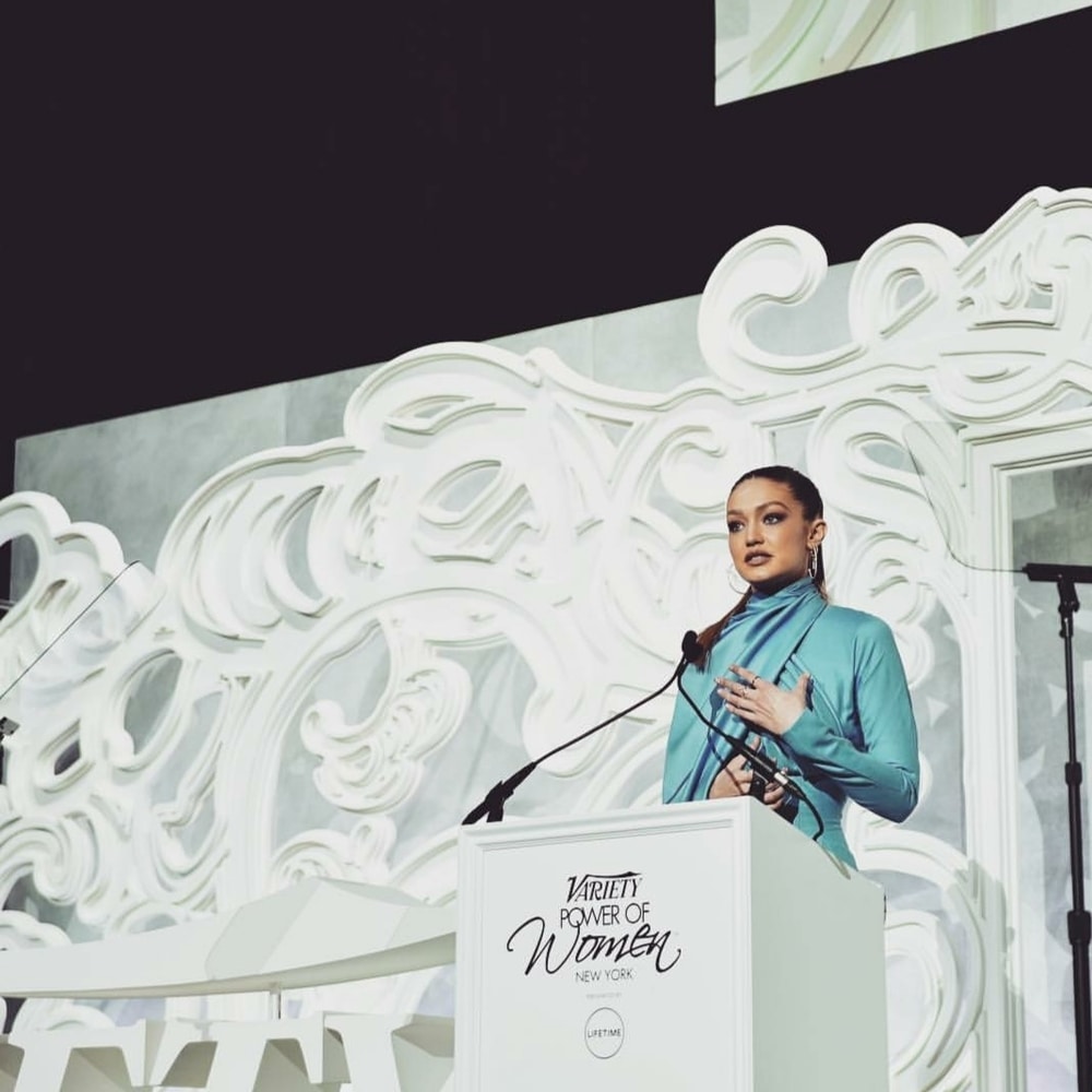 Gigi Hadid Raih Penghargaan 'Power of Women' Variety