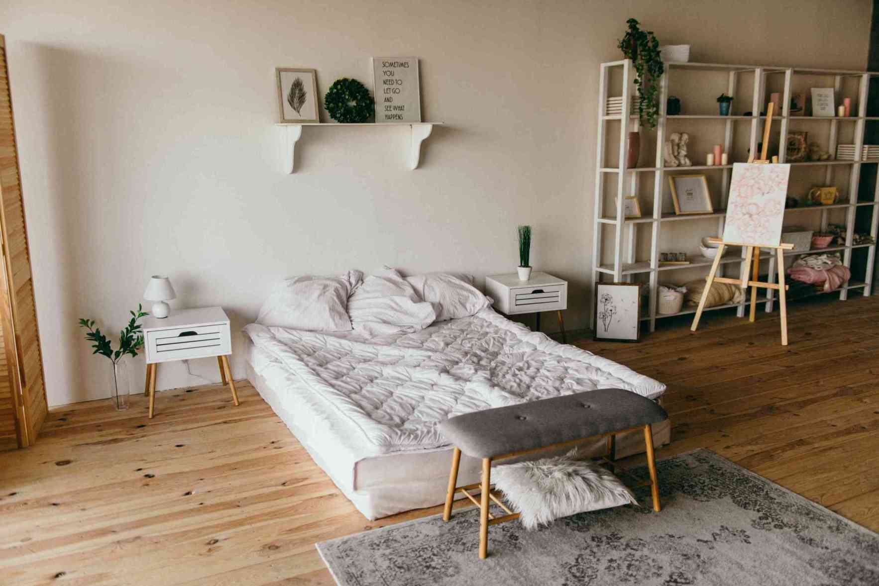 9 Hiasan Dinding Kamar Tidur Aesthetic dengan Buatan Sendiri