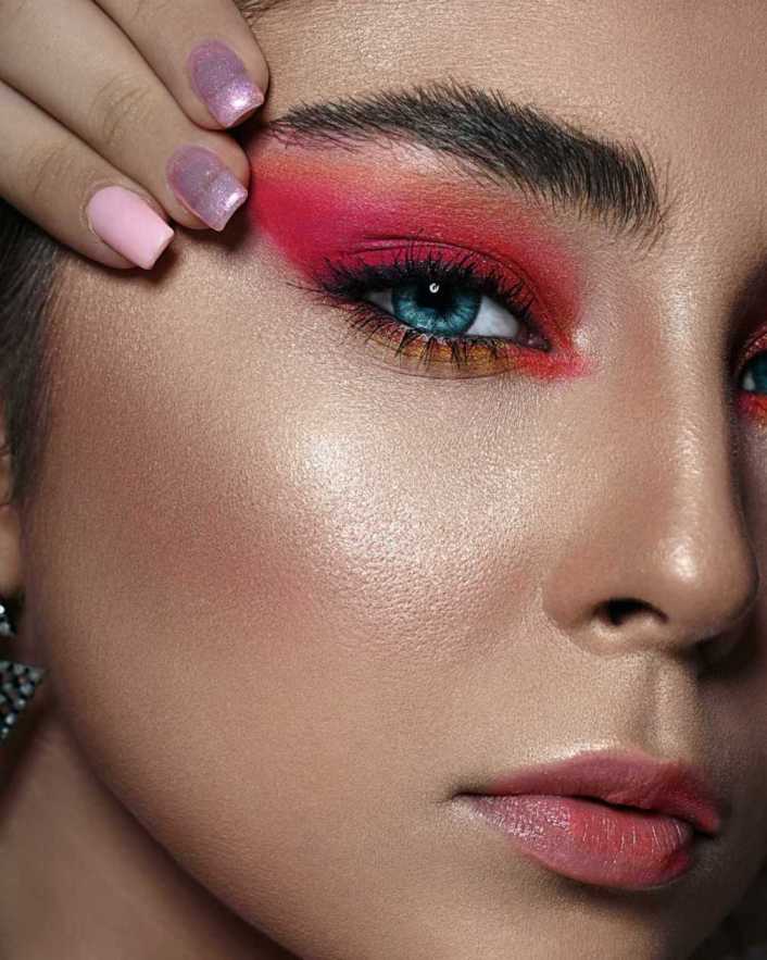 Mau Wajah Glowing? Ini 10 Cara Menggunakan Highlighter