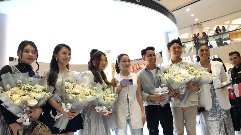 Nikita Willy Hadir di Surabaya Untuk OPPO Reno10 Series 5G