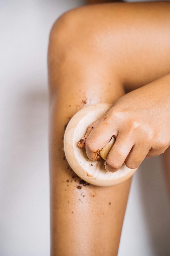 Ini 8 Body Scrub Untuk Raih Kulit Lembut dan Cerah!