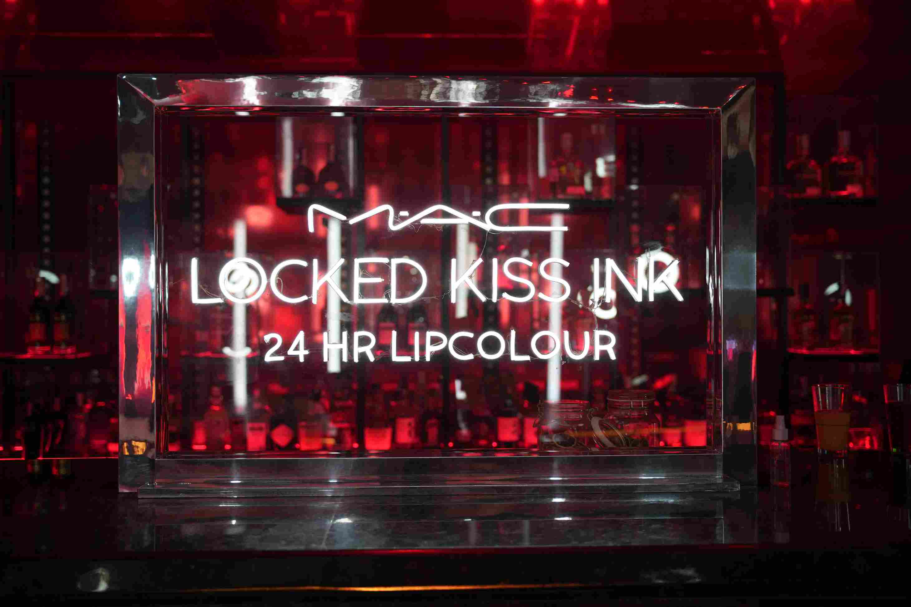 Revolusioner! M·A·C Luncurkan Locked Kiss Ink 24H Lipcolour