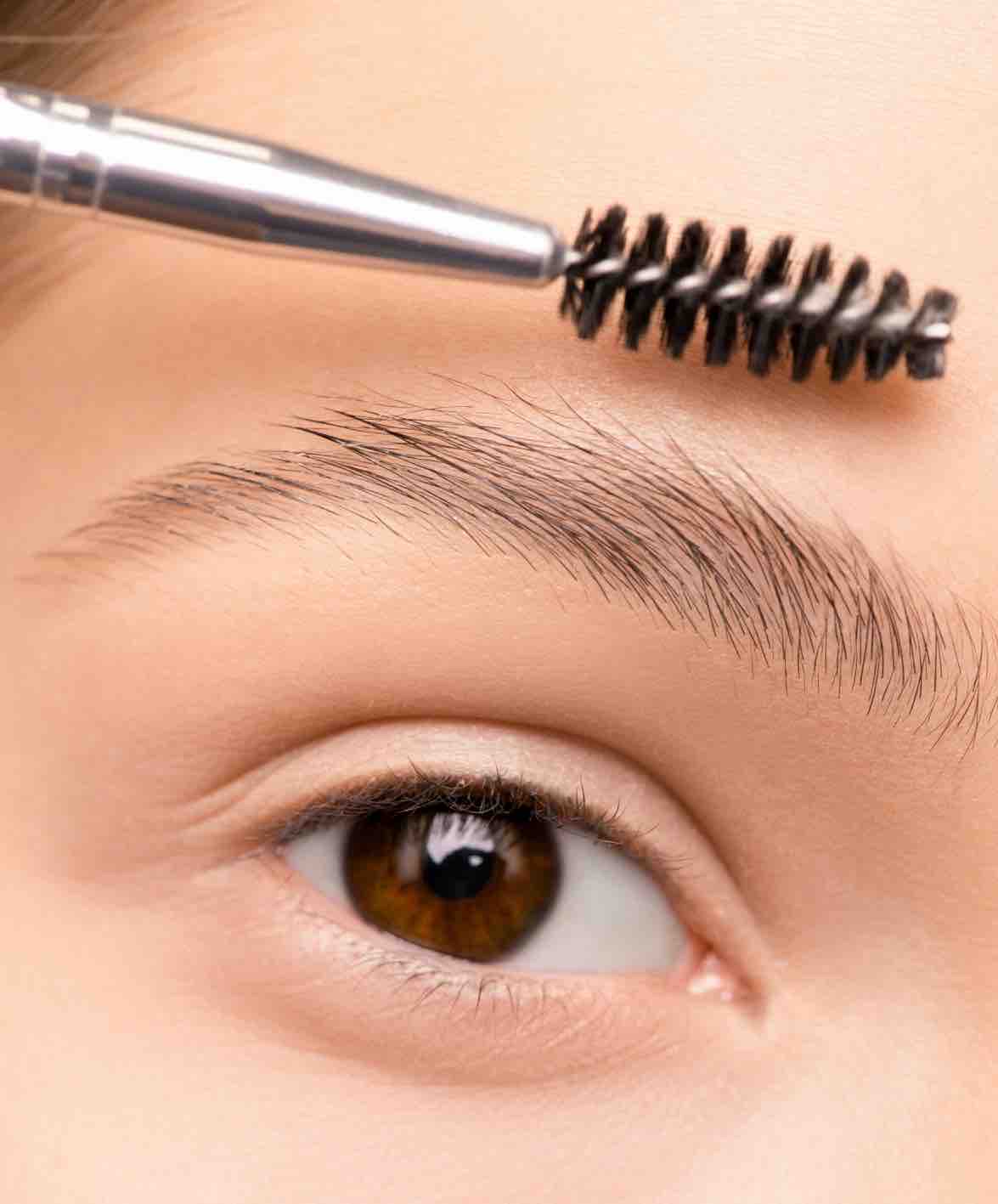 Tak Perlu Pensil Alis, Ini 8 Cara Untuk Menebalkan Alis Mata