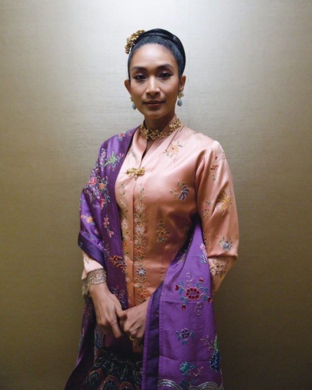 Lestarikan Budaya Lewat Kebaya