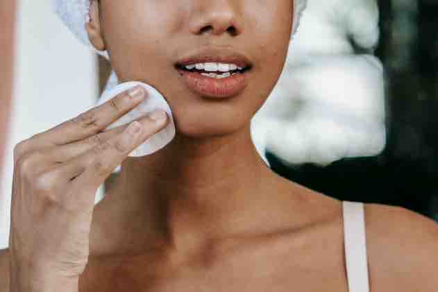 7 Tips Memutihkan Area Hitam pada Kulit. Yuk, Perhatikan!