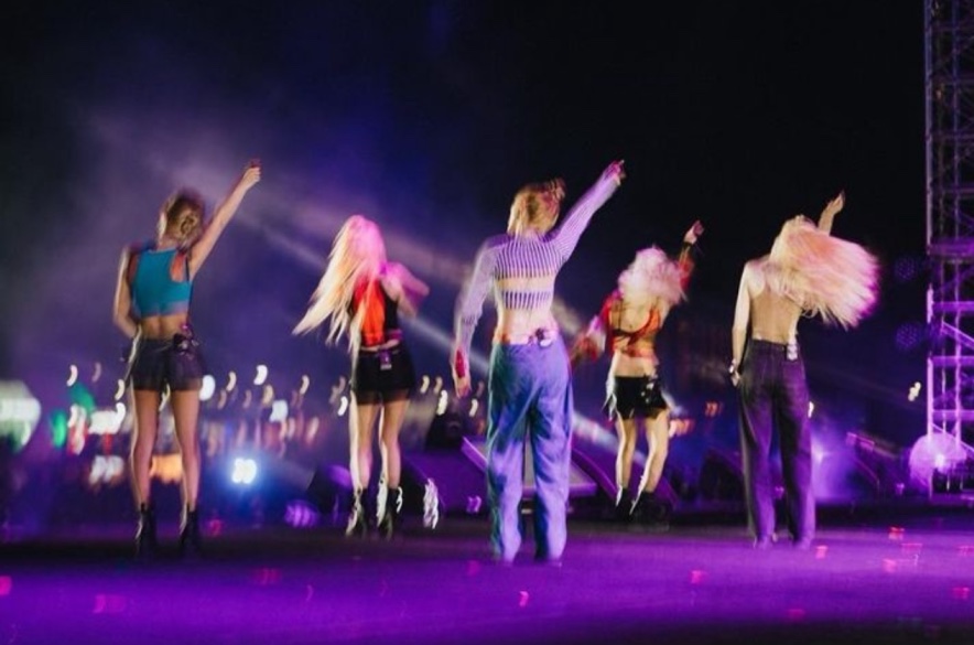 4 Tips Pilih Outfit Saat Konser, Jangan Sampai Salah!