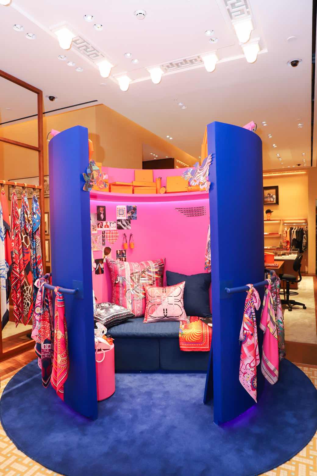 Hermes Mempersembahkan Instalasi Pink Room di Butik