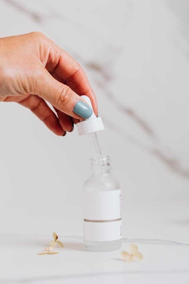 5 Rekomendasi Serum Anti-Aging untuk Kulit Tampak Awet Muda 