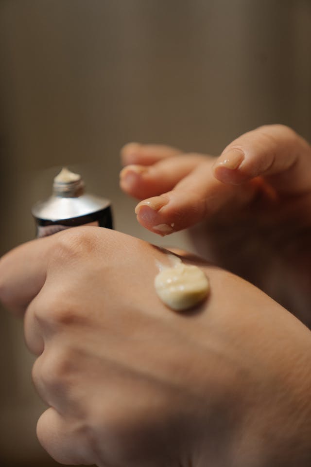 6 Rekomendasi Hand Cream yang Anti Kering dan Wangi