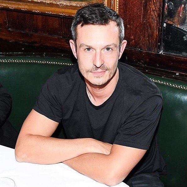 Jonathan Saunders Meninggalkan DVF