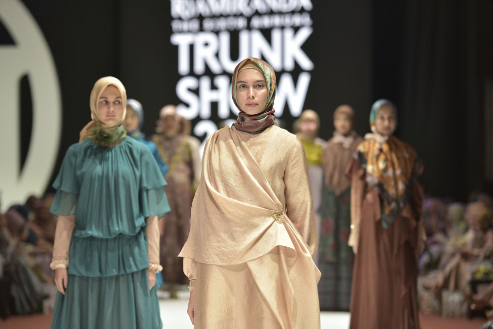 Kolaborasi Mode dan Seni di Ria Miranda Trunk Show 2019