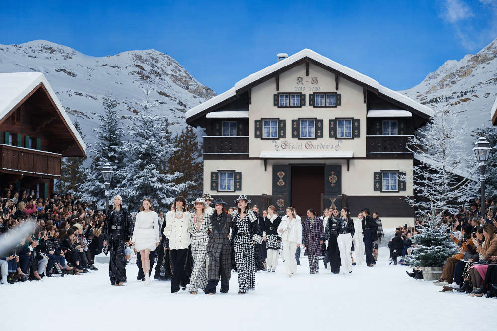 Koleksi Busana Terakhir Karl Lagerfeld untuk Chanel