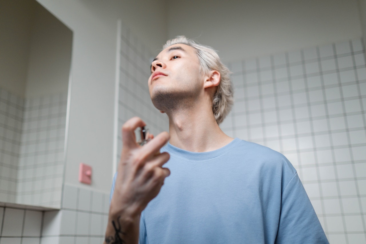 Ini 7 Rekomendasi Parfum Lokal Pria Yang Wanginya Tahan Lama