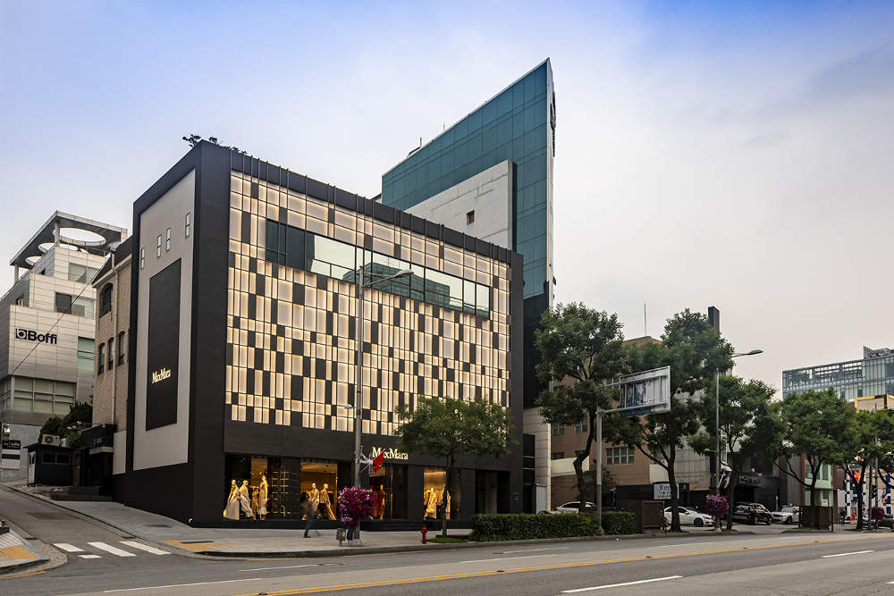 Max Mara Membuka Butik 'Flagship' di Gangnam, Seoul