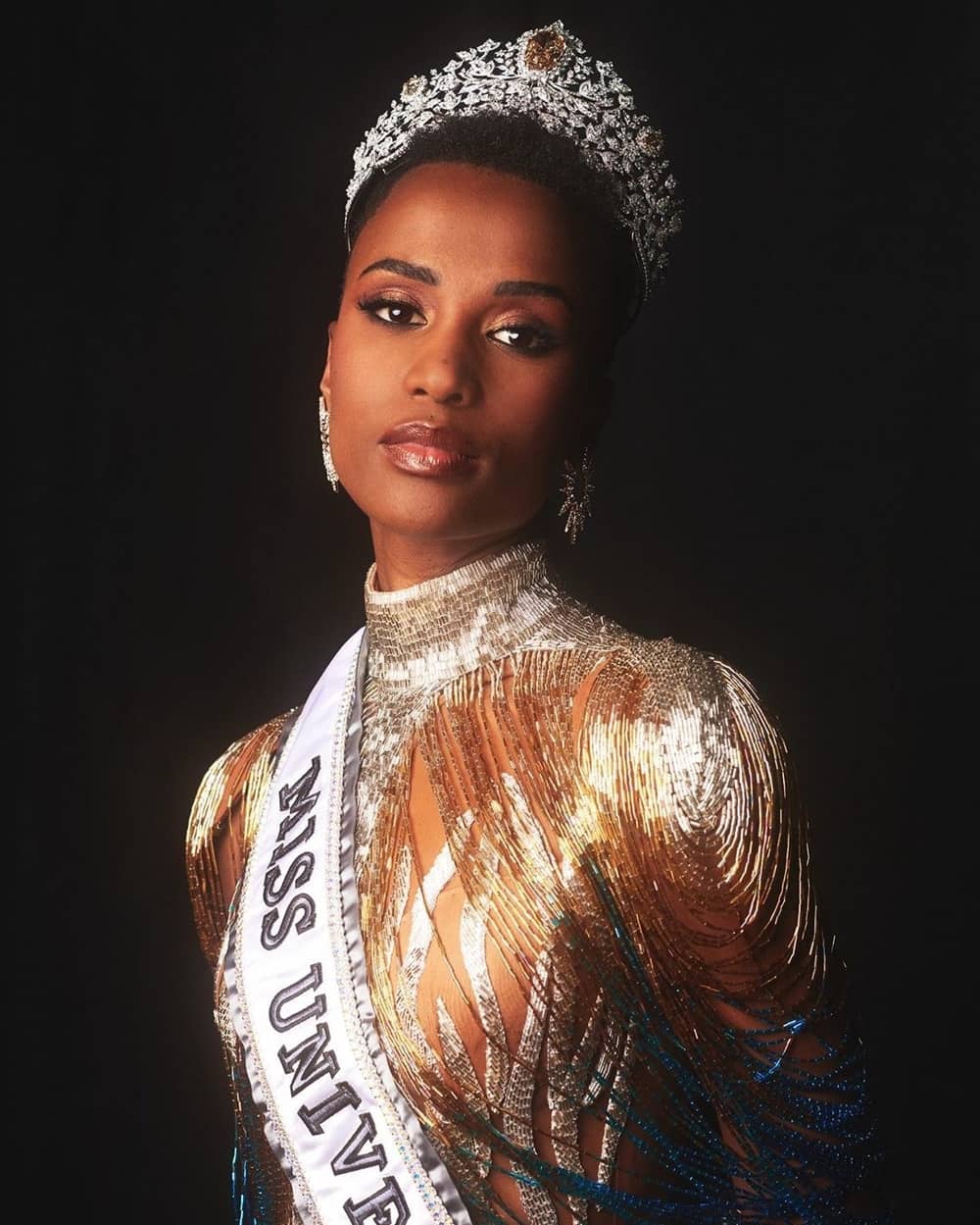 Mengenal Zozibini Tunzi, 'Miss Universe 2019'