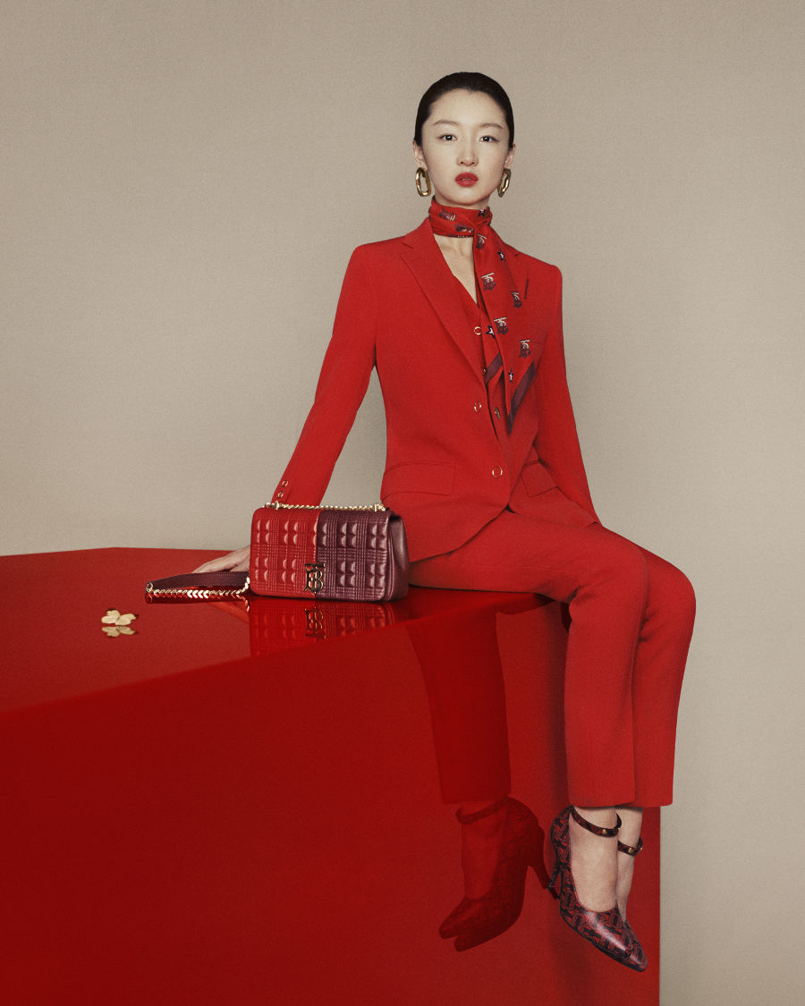 Nuansa Merah di Kampanye Iklan Burberry Untuk Imlek