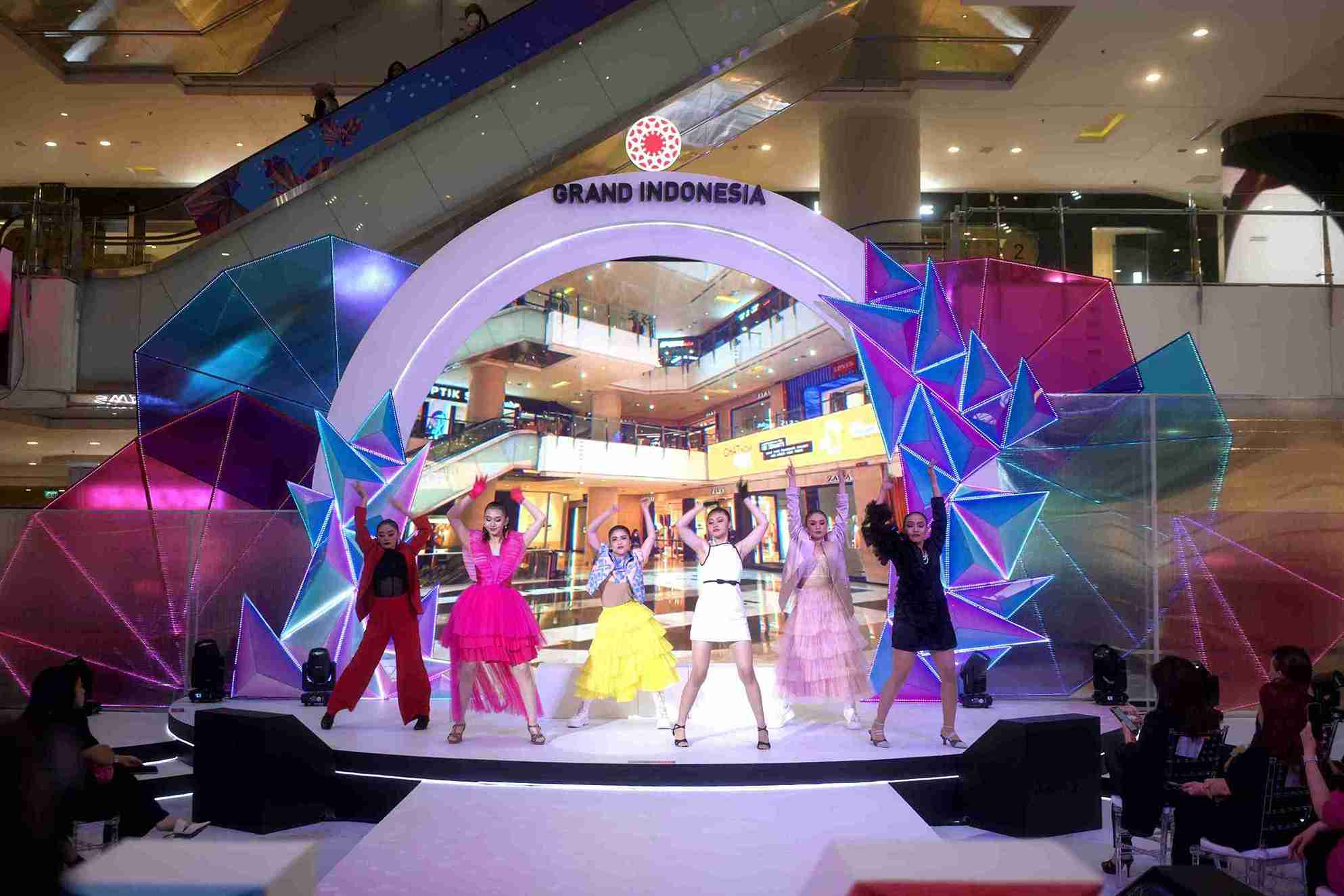 16 Tahun Perjalanan, Grand Indonesia Gelar Fashion Show