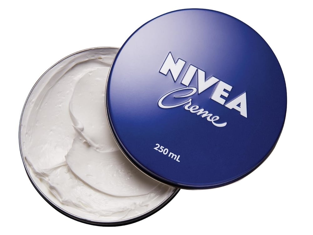 Rawat Kelembapan & Kekenyalan Kulit dengan Nivea Creme