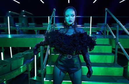 Rihanna Gelar Fashion Show Virtual, Ini 4 Fakta Menariknya