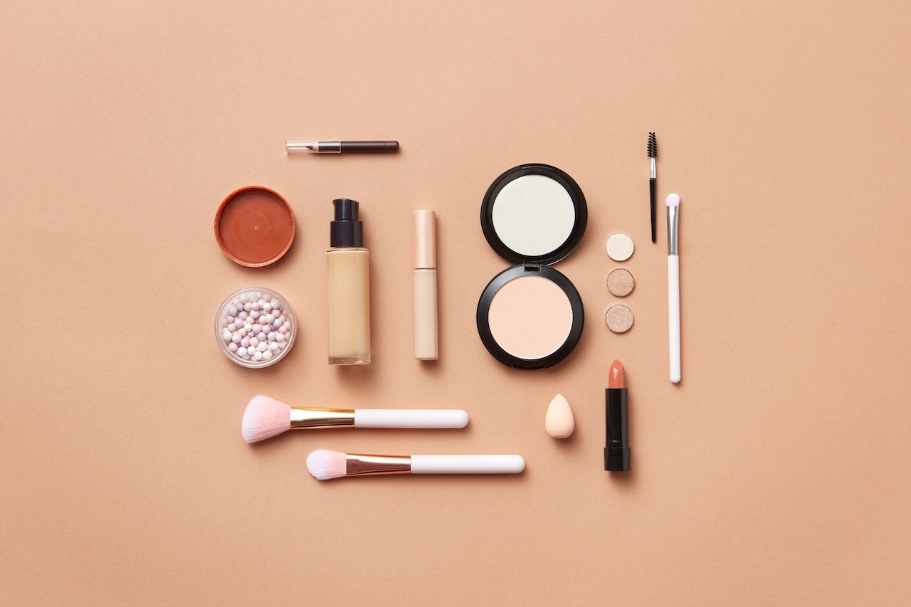 Intip Kandungan Skincare di 5 Produk Make Up Ini