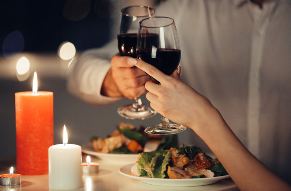 Ide Dinner Romantis bersama Pasangan
