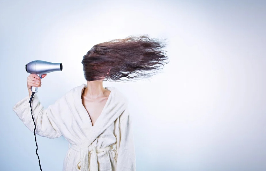 5 Tips Untuk Mencegah Rambut Mengembang Setelah Keramas