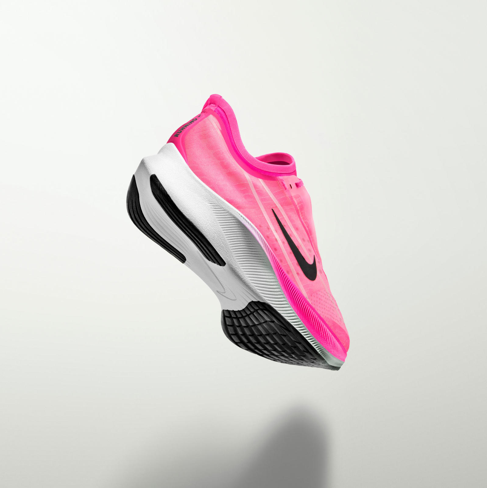 Sepatu 'Nike Zoom' Hadir Dalam Warna Pink Neon