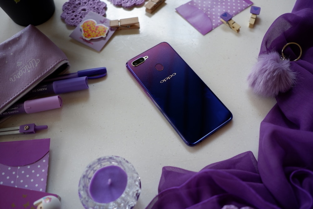 Setelah Merah dan Biru, Oppo Rilis 'F9 Starry Purple'