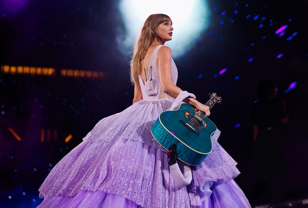 4 Outfit Menawan Taylor Swift Selama Eras Tour