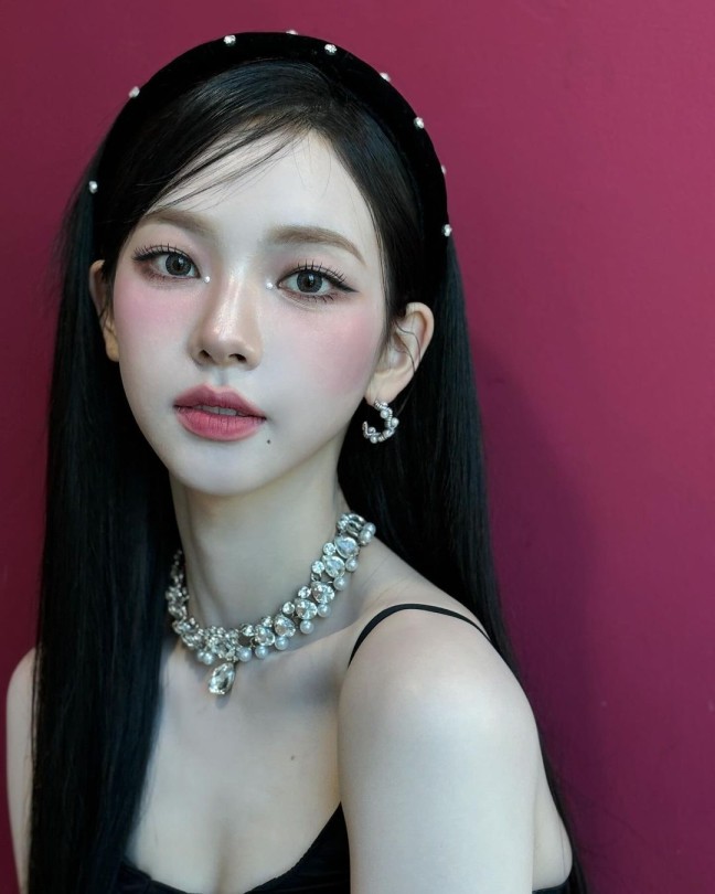 Prettiest! Ini 4 Inspirasi Gaya Makeup ala Karina Aespa