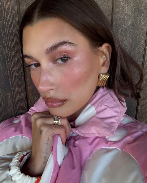 Ingin Bibir Glossy? Ini 4 Pilihan Lip Gloss Terbaik 