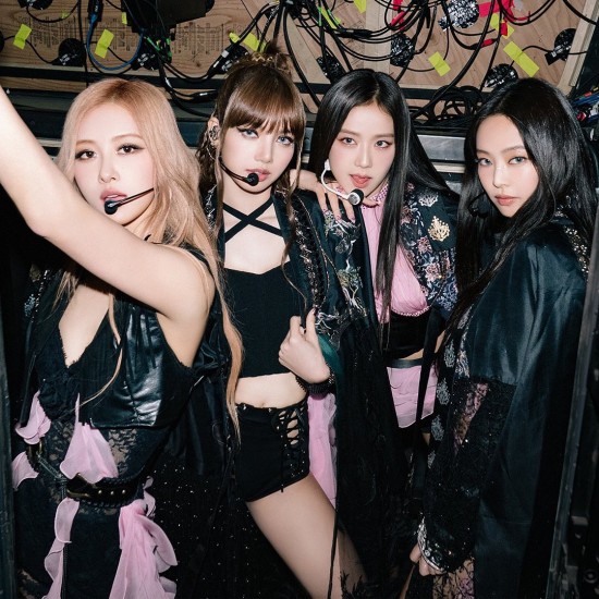 Momen Fashion Terbaik BLACKPINK di Coachella, Pakai Hanbok!