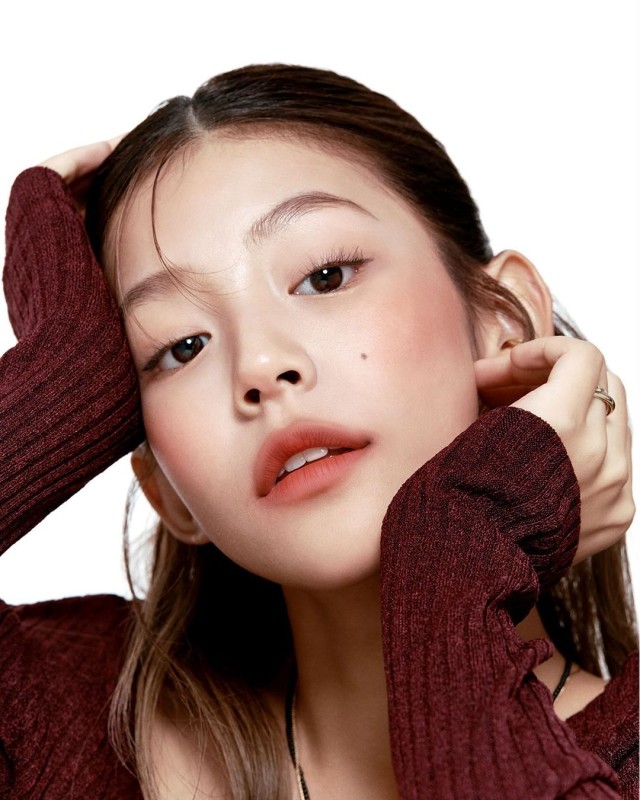 Rahasia Blurry Lips ala Idol Korea, Gunakan Alat Makeup Ini!