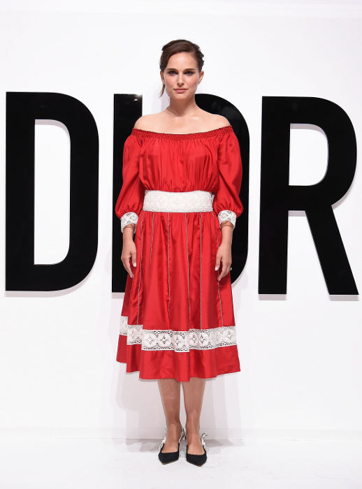 Spotted: Natalie Portman Mengenakan Dior 