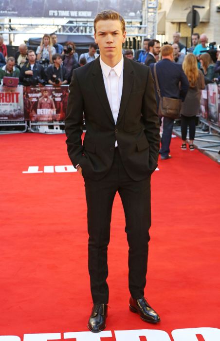 Spotted: Will Poulter Mengenakan Givenchy 