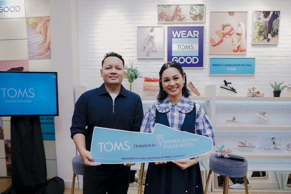 Melangkah Bersama TOMS dan Andien Aisyah Foundation