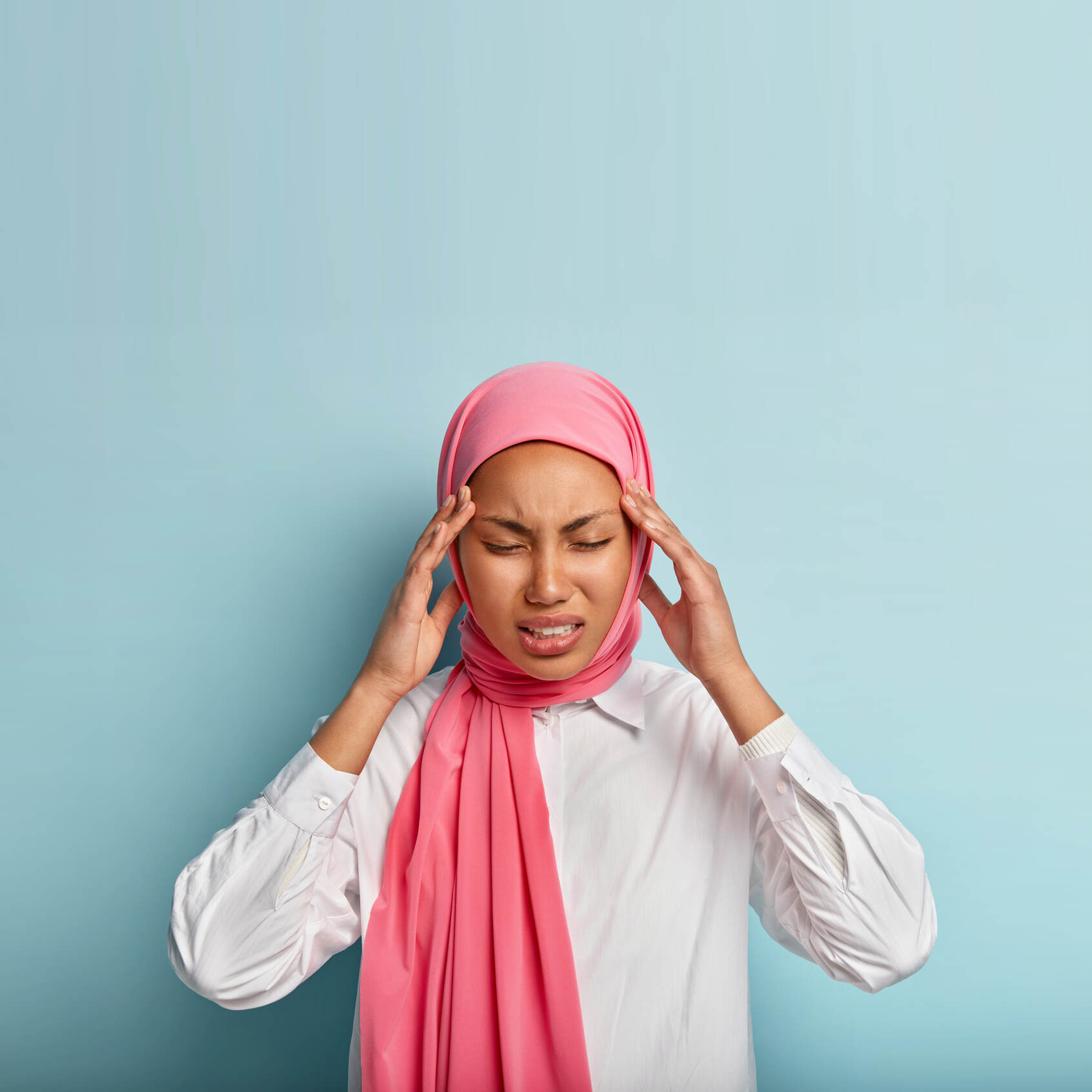  3 Kebiasaan Buruk Memakai Hijab yang Dapat Merusak Rambut