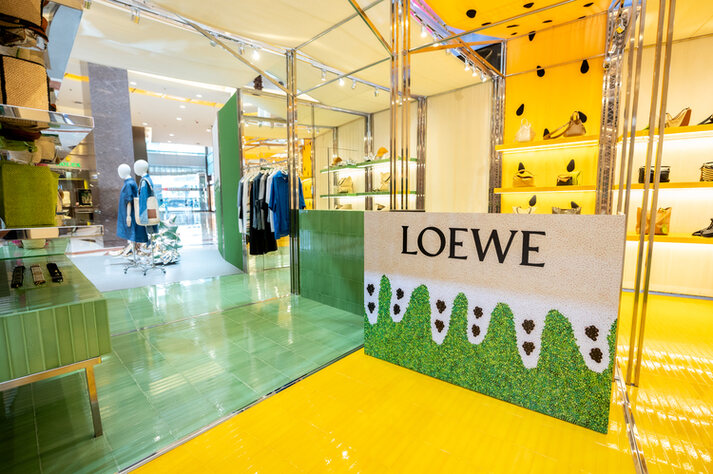 LOEWE Hadirkan Popup dan Koleksi Baru Paula's Ibiza 2024!