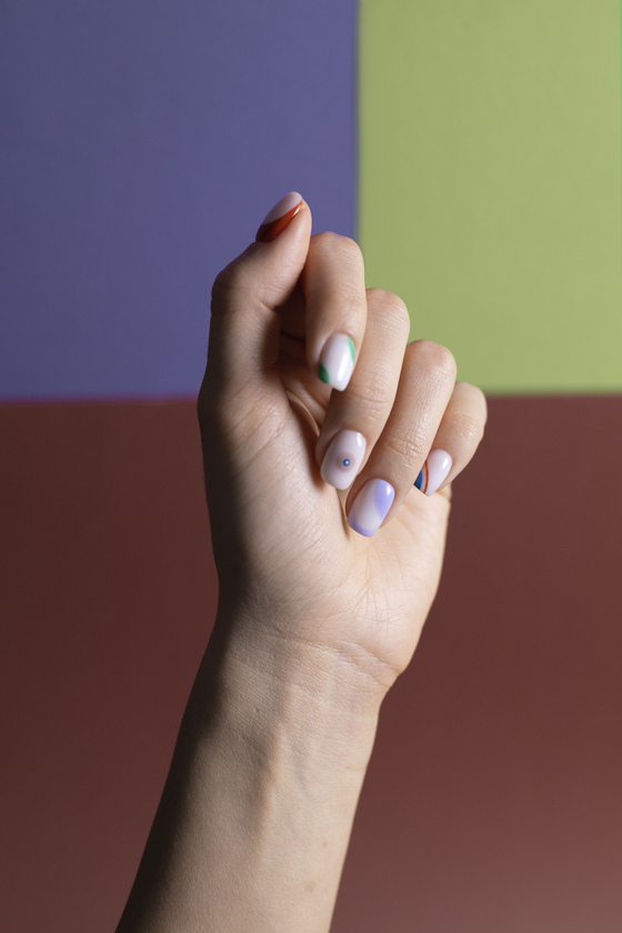 Summer Time! 5 Ide Nail Art Simpel Untuk Kuku Pendek