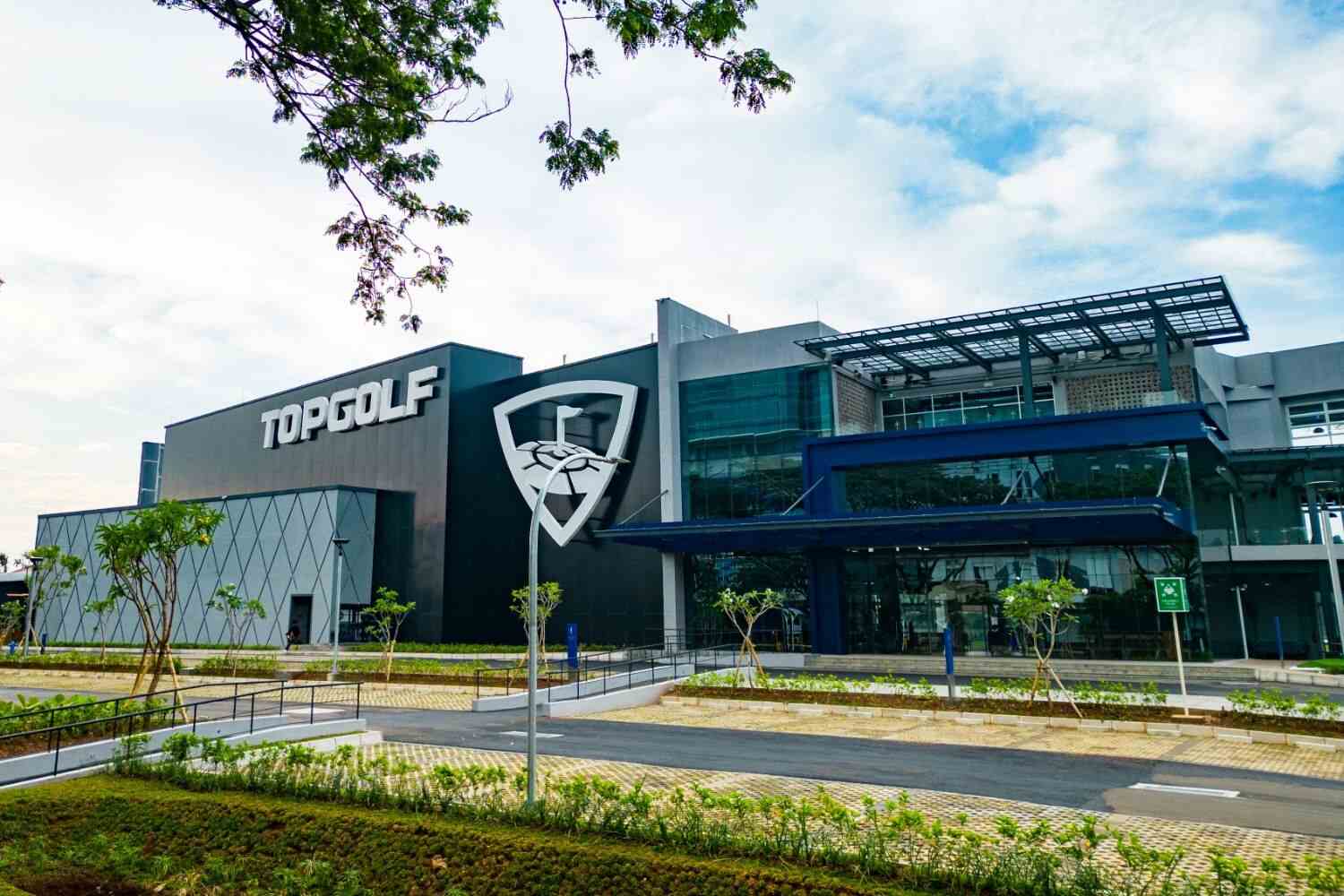 Hangout di TOPGOLF Jakarta: Perpaduan Olahraga & Teknologi!
