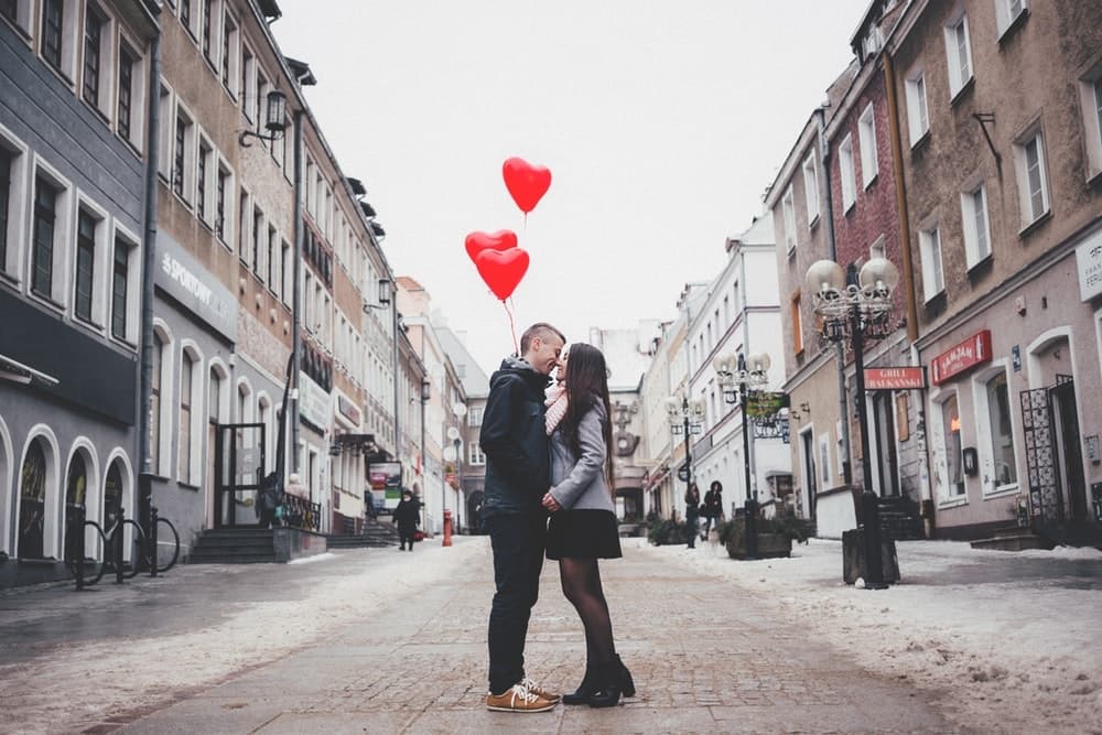 Trik untuk Membuat Hubungan Menjadi Lebih Romantis